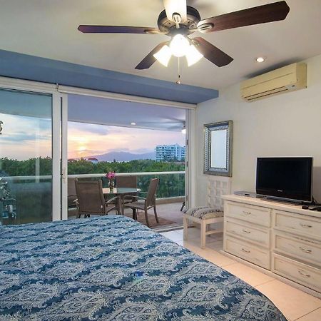 Breathtaking Villa Magna Beachfront Condo, 3 Bedrooms Sleeps 6 Нуэво-Вальярта Экстерьер фото