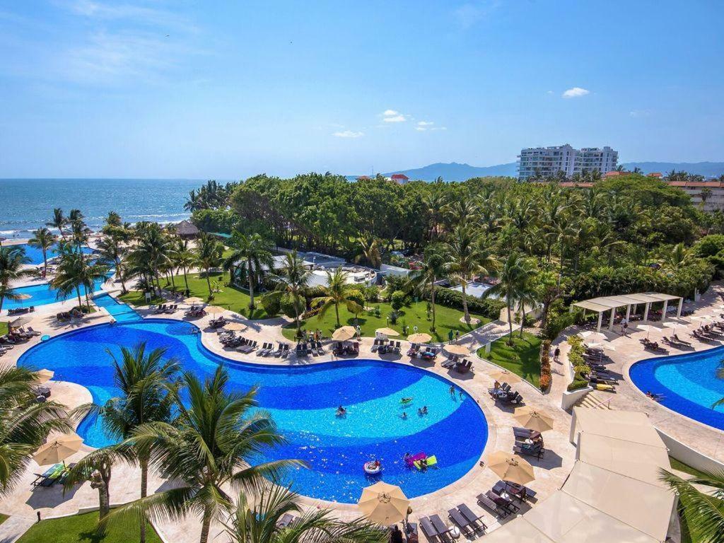 Breathtaking Villa Magna Beachfront Condo, 3 Bedrooms Sleeps 6 Нуэво-Вальярта Экстерьер фото