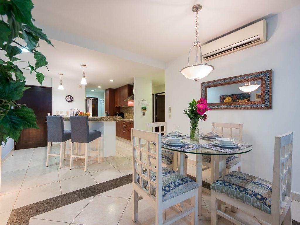 Breathtaking Villa Magna Beachfront Condo, 3 Bedrooms Sleeps 6 Нуэво-Вальярта Экстерьер фото