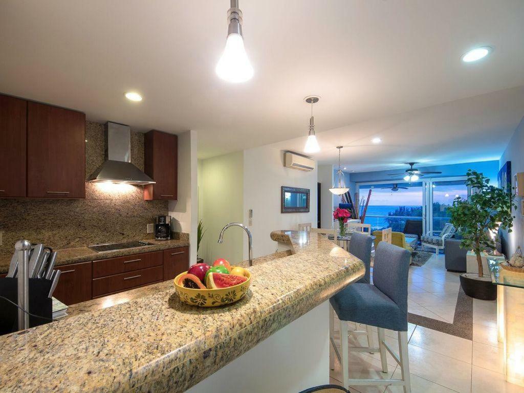 Breathtaking Villa Magna Beachfront Condo, 3 Bedrooms Sleeps 6 Нуэво-Вальярта Экстерьер фото